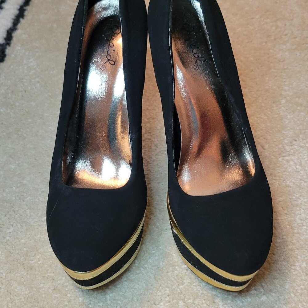 Qupid Black Platform Pumps with Gold Heel Accent | Size 6.5 - Picture 2 of 4
